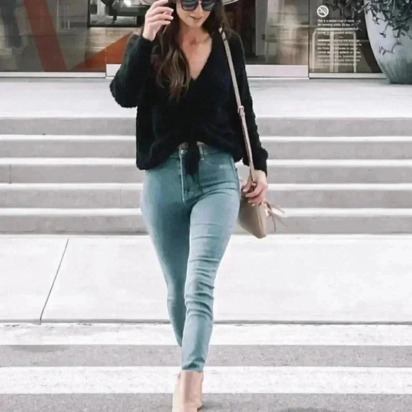 WOMEN'S LONG SLEEVE FRONT RUCHED TOP black - Picture 4 of 5